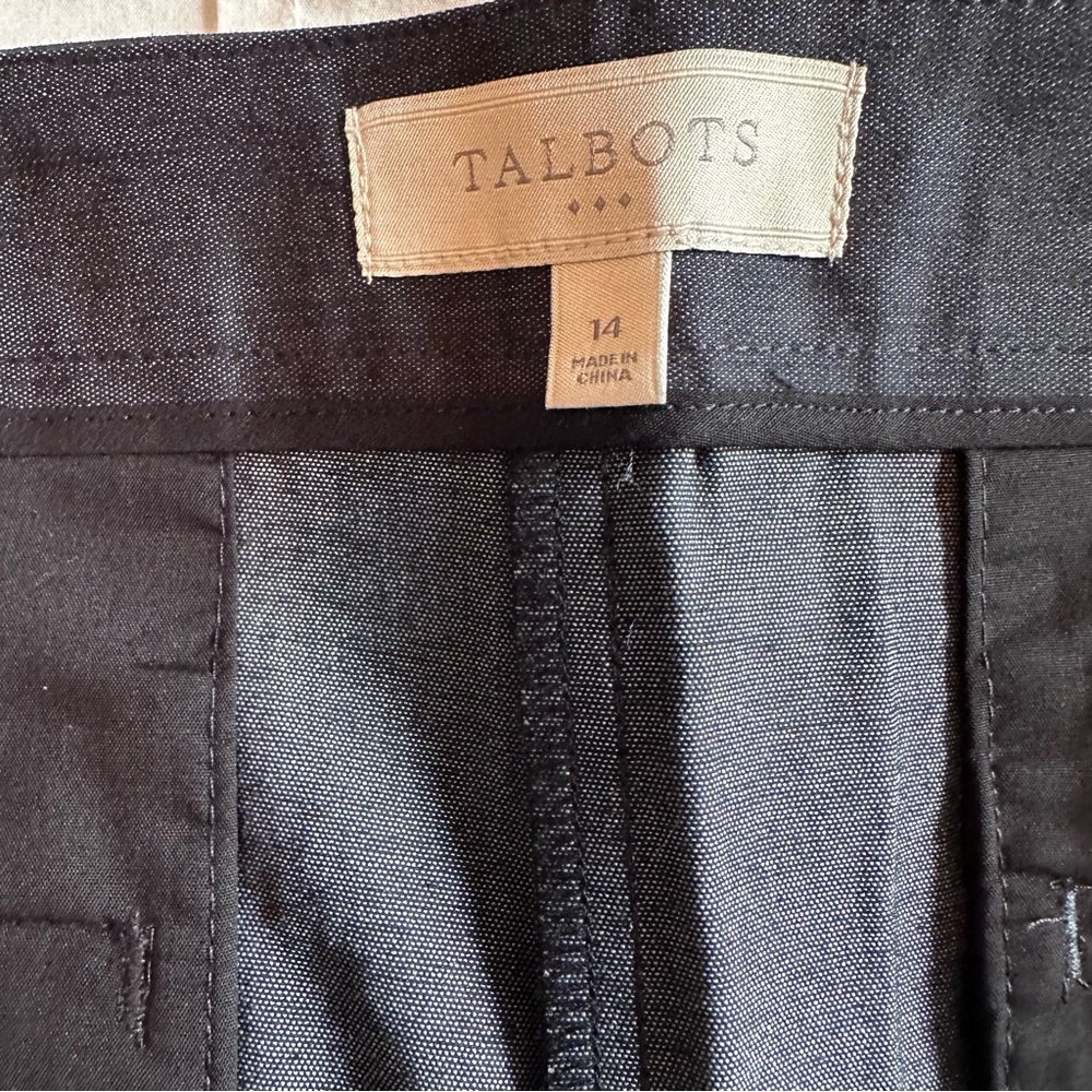 Talbots NWT Chambray Bermuda Shorts Size 14 - Picture 7 of 12
